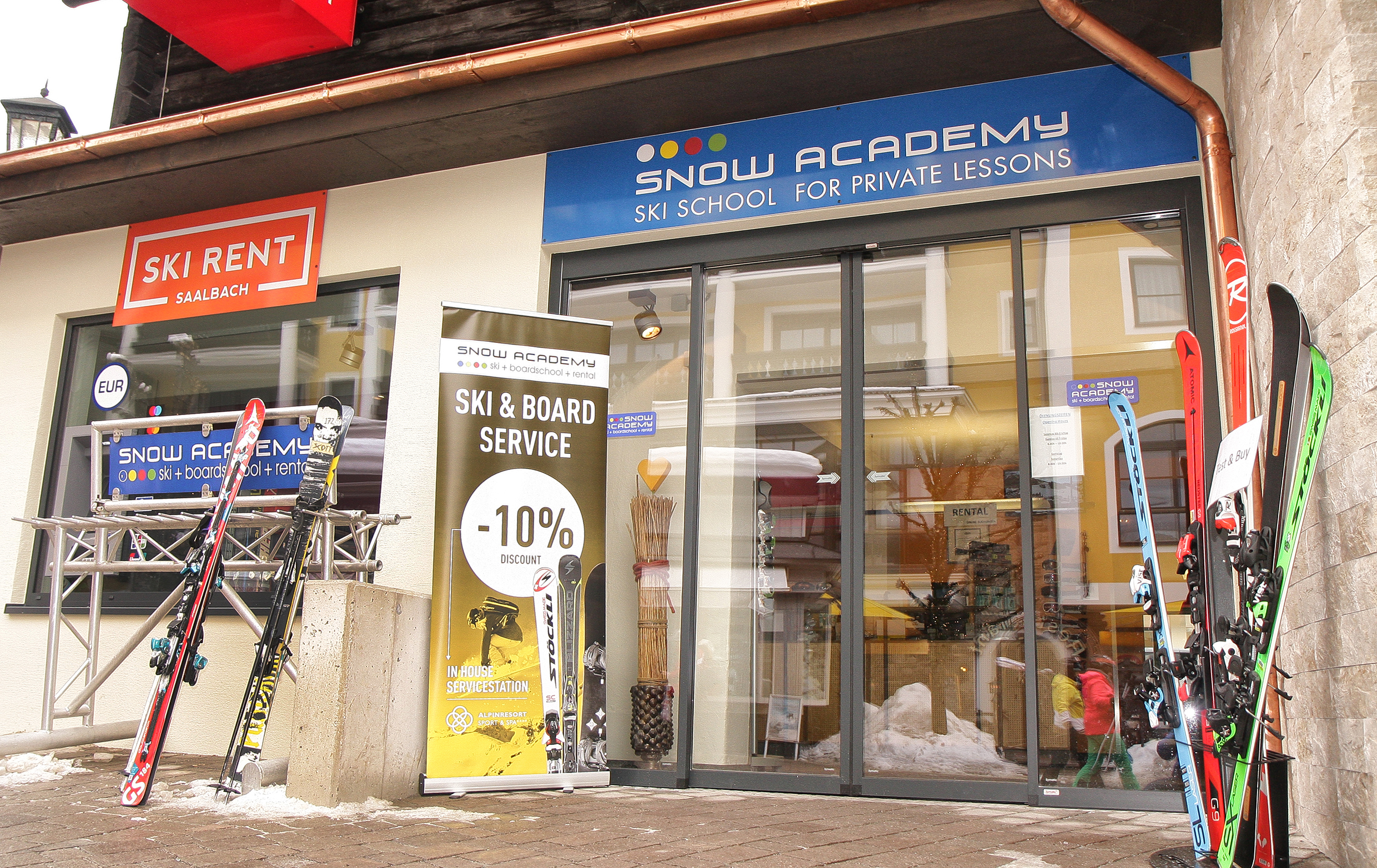 AK Ski of Switzerland - Ski & Snowboard School Snowacademy, Saalbach