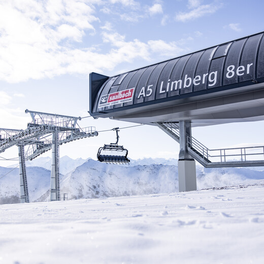 The Limberg 8-seater - a modern 8-seater chairlift... The Limberg 8-seater - a modern 8-seater chairlift...
